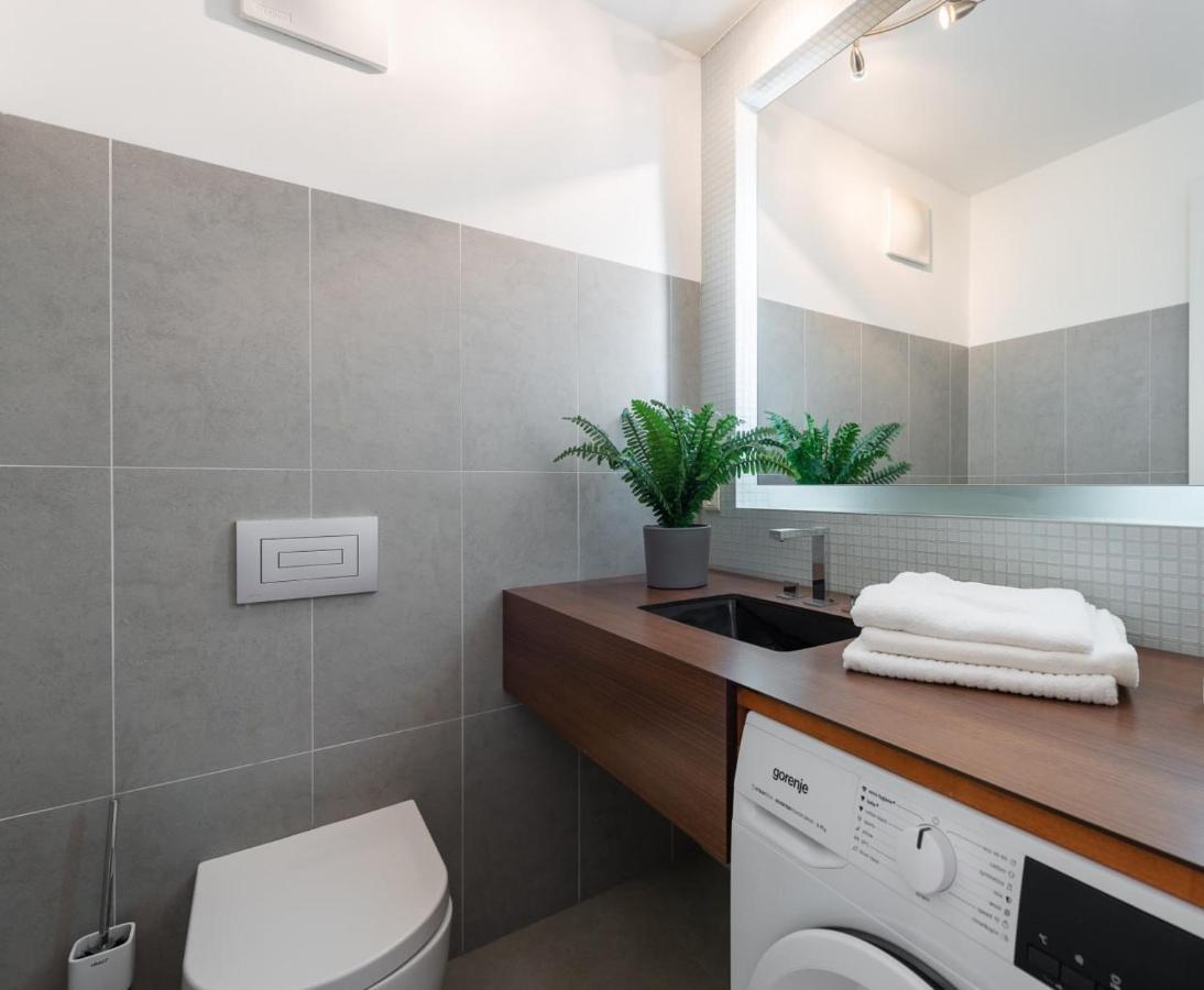פראג Apartment With 4 Bedrooms מראה חיצוני תמונה